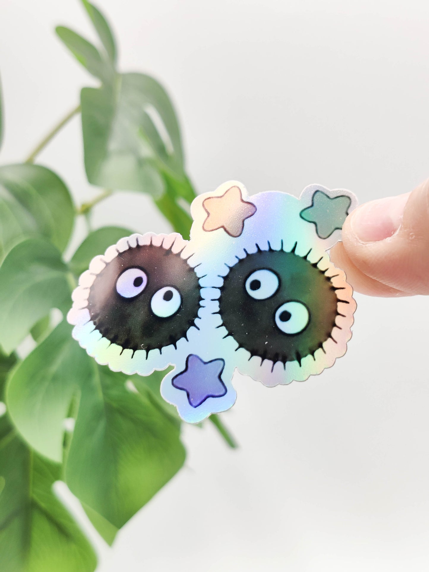 Pegatina Holográfica Susuwatari (Duendes del polvo)
