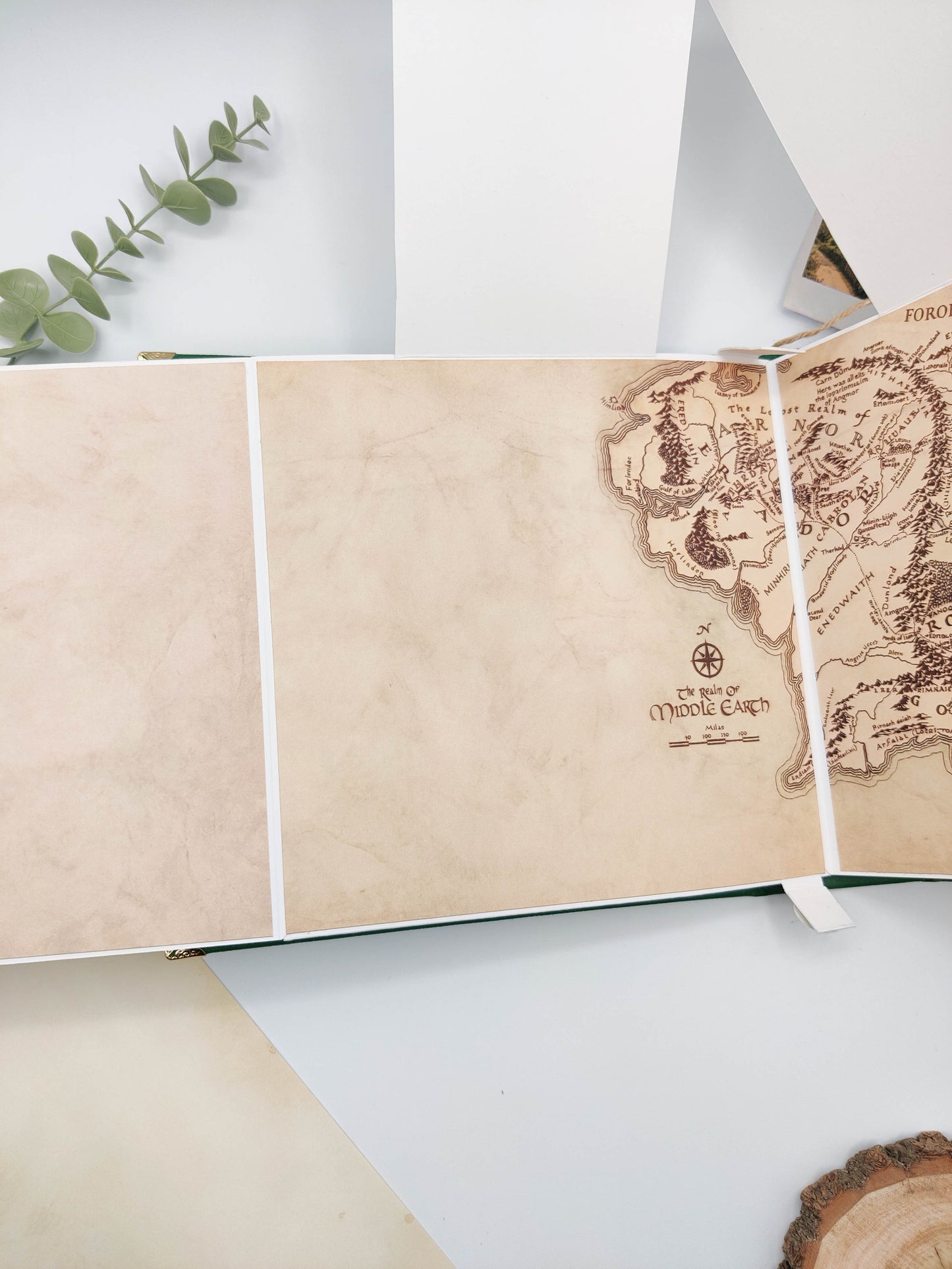 Álbum de fotos artesanal inspirado en El Señor de los Anillos y El Hobbit